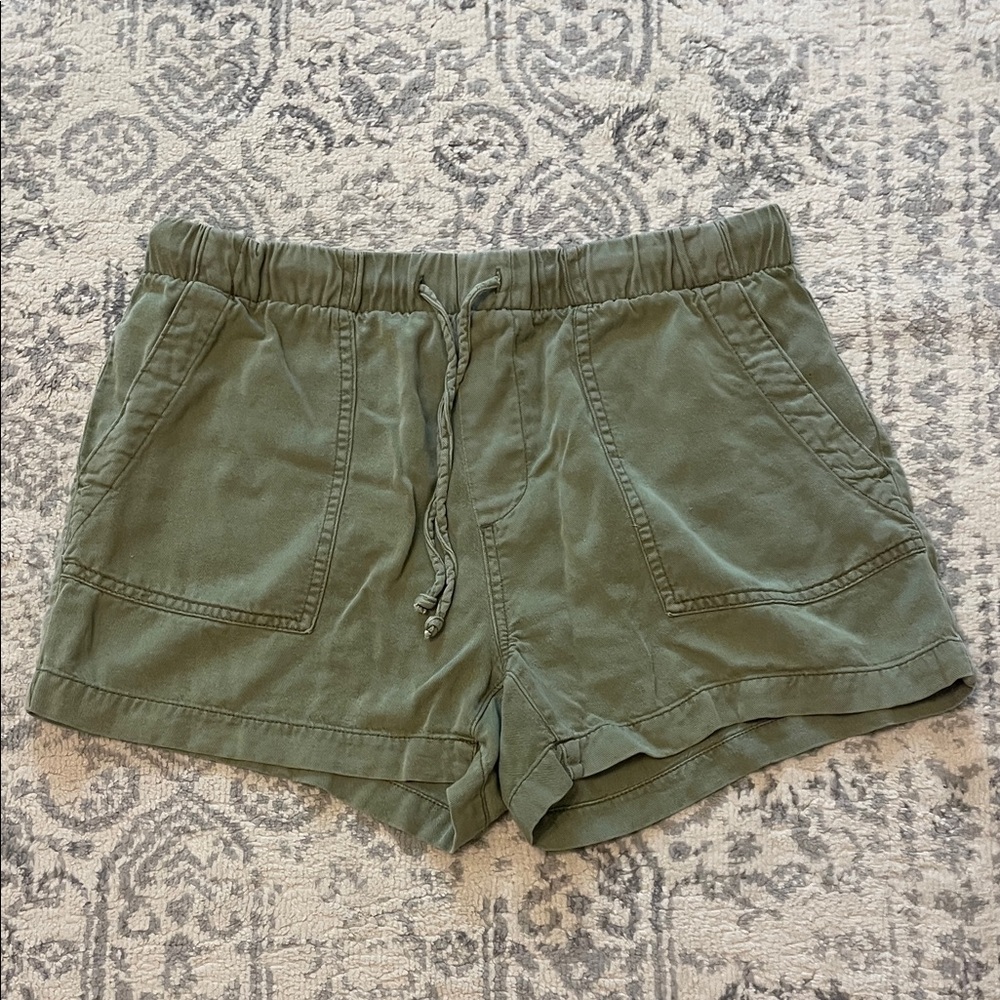 GAP Sage Green Women's Cargo Shorts